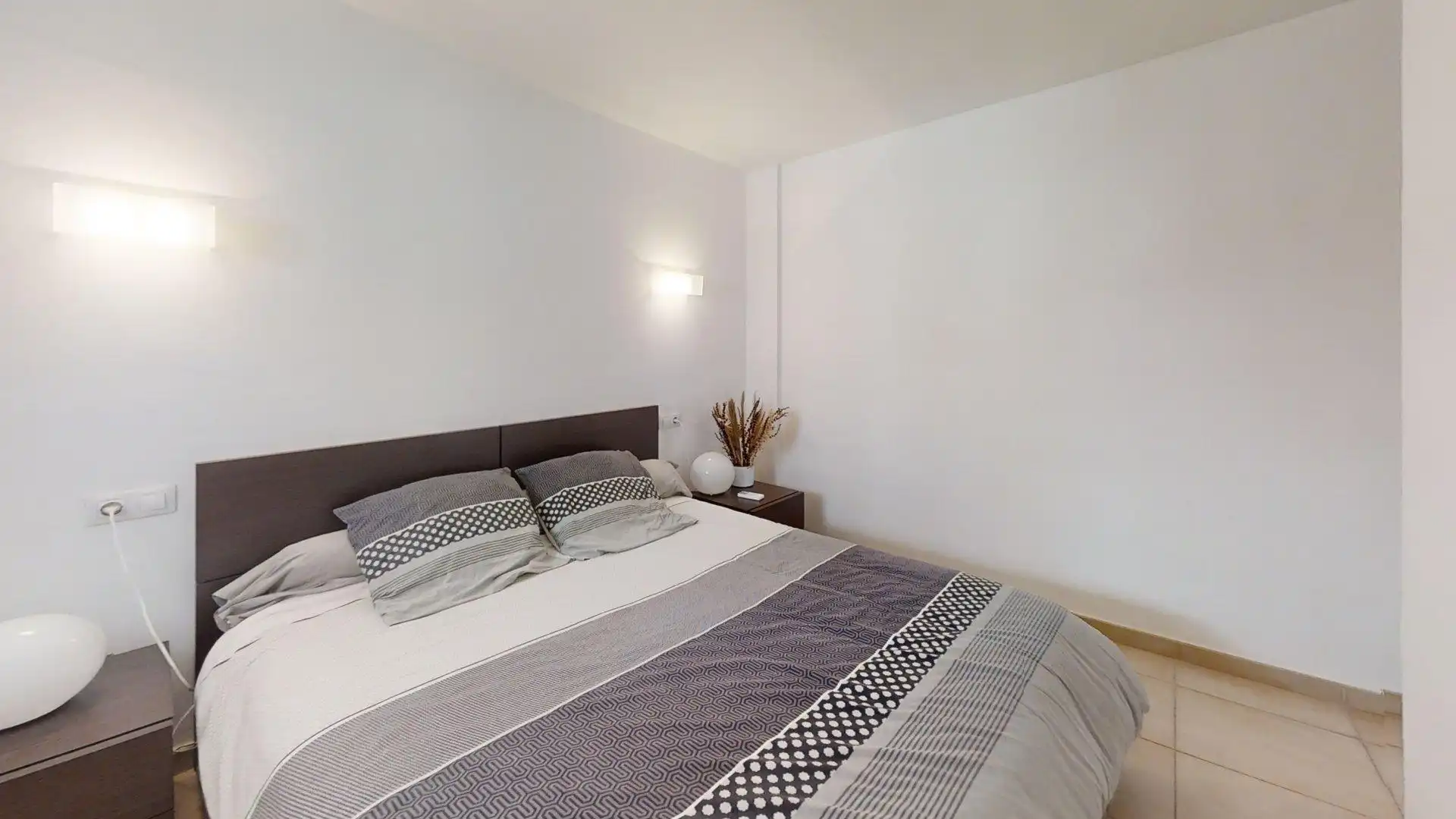 Bedroom of Apartments for sale in Roses  with Air Conditioner, Heating and Private garden