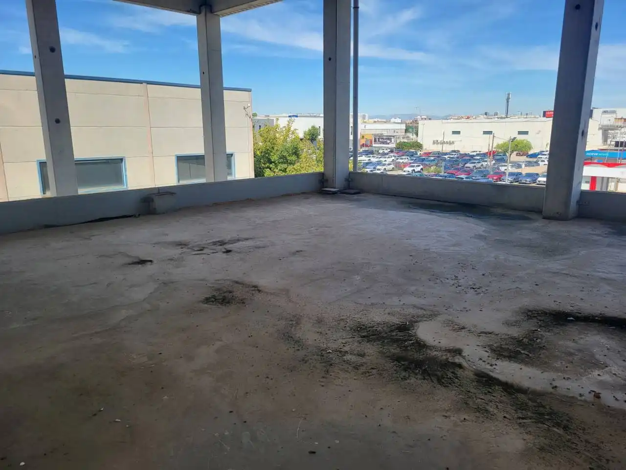 Terrasse von Fabrikhallen zur Miete in Sedaví