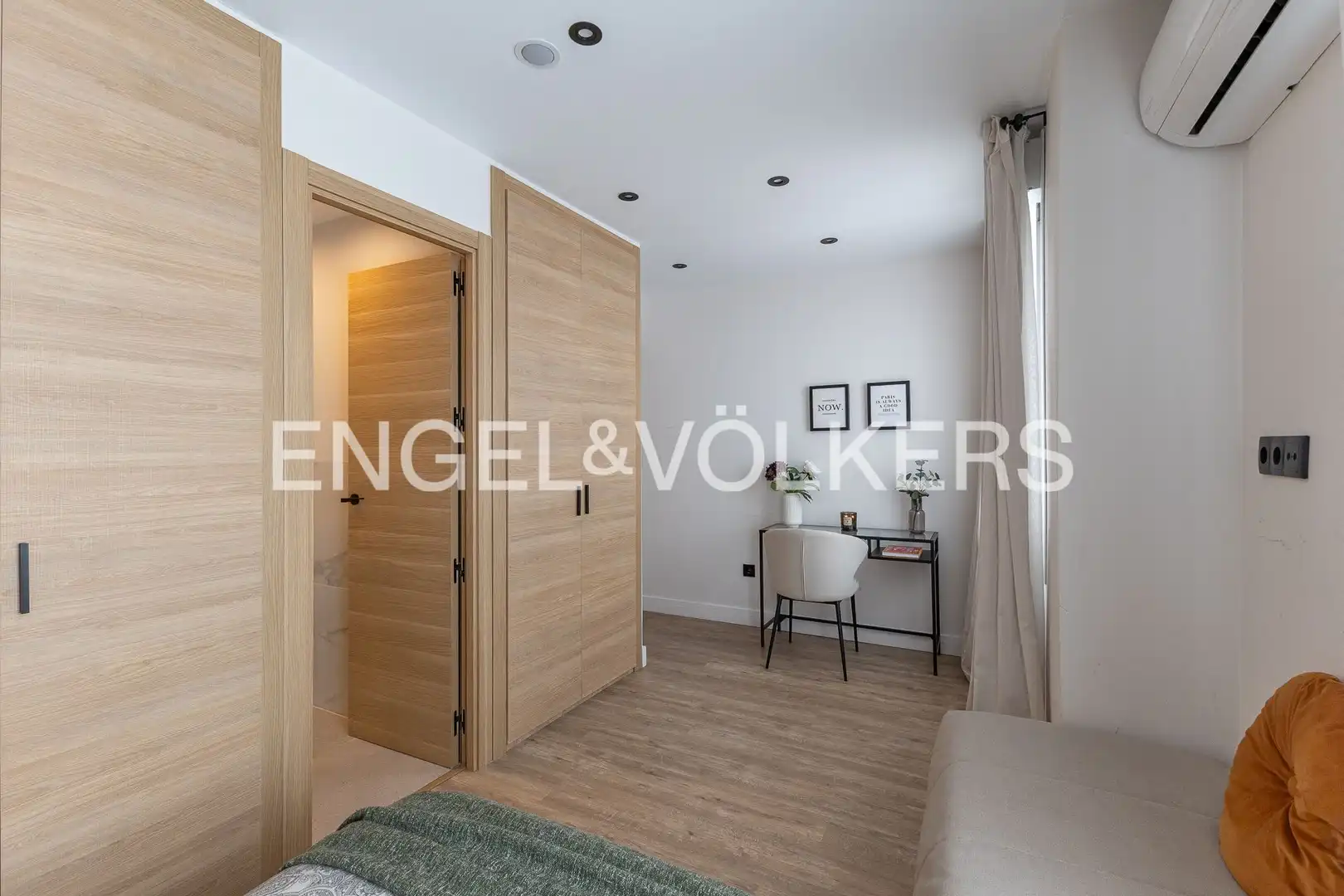Bedroom of Flat for rent in Madrid  with Air Conditioner, Heating and Terrace