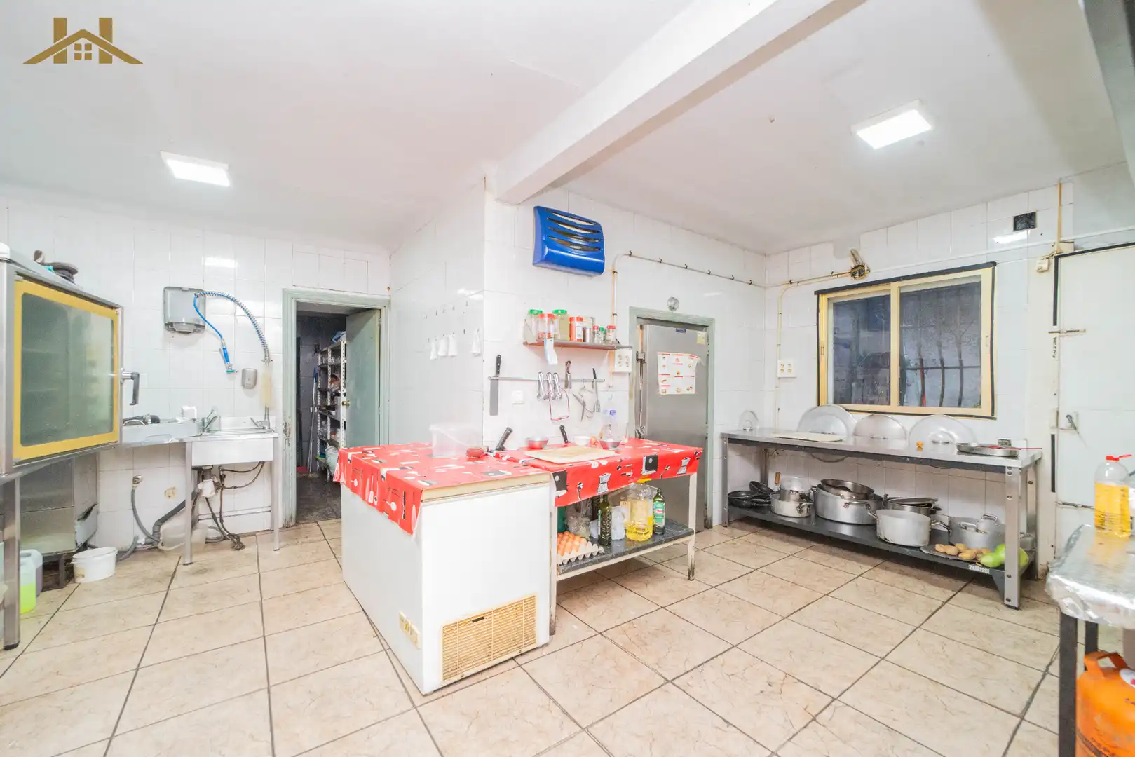Cocina de Local en venta en Santa Cruz del Retamar con Amueblado