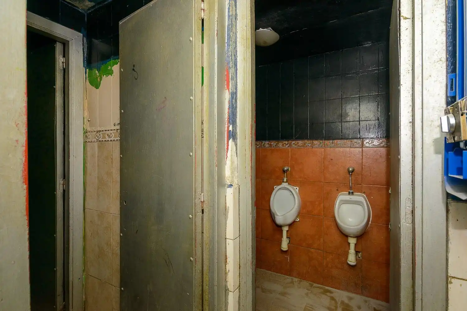 Bany de Local de lloguer en Oviedo 