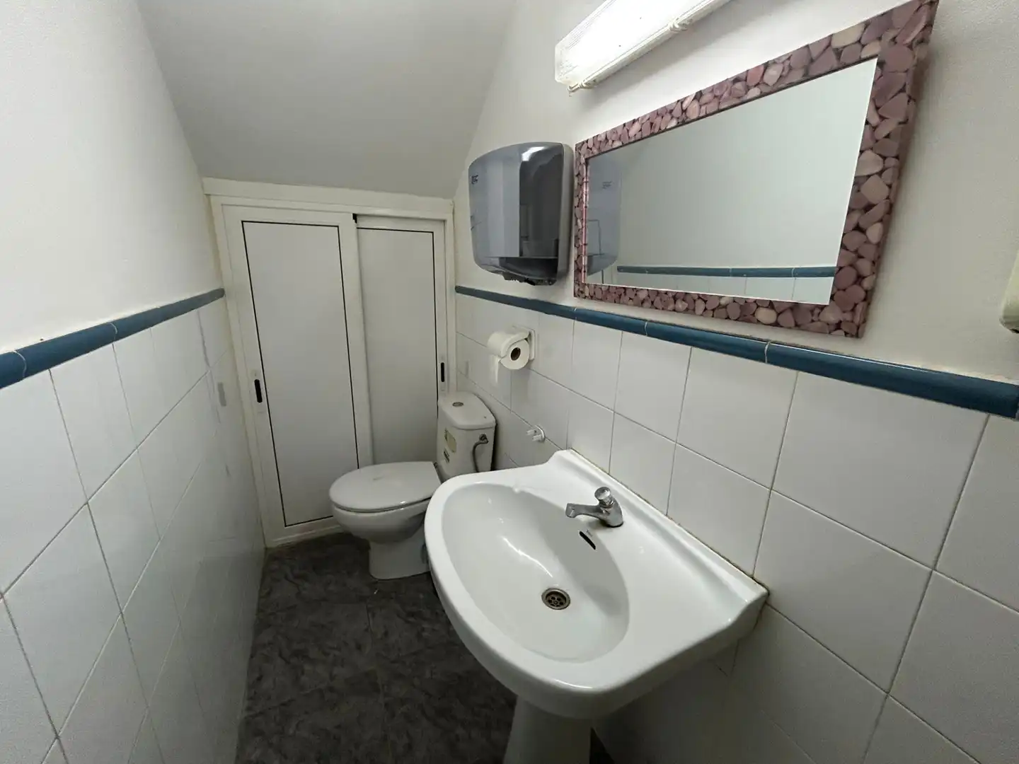 Bathroom of Houses for sale in Sant Adrià de Besòs  with Air Conditioner, Heating and Terrace