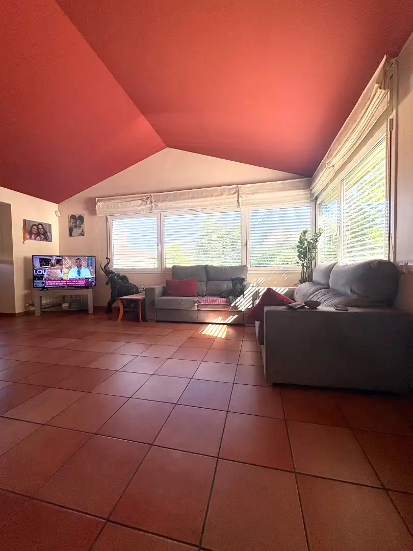 Sala de estar de Casa o chalet en venta en Rubí con Aire acondicionado, Calefacción y Jardín privado