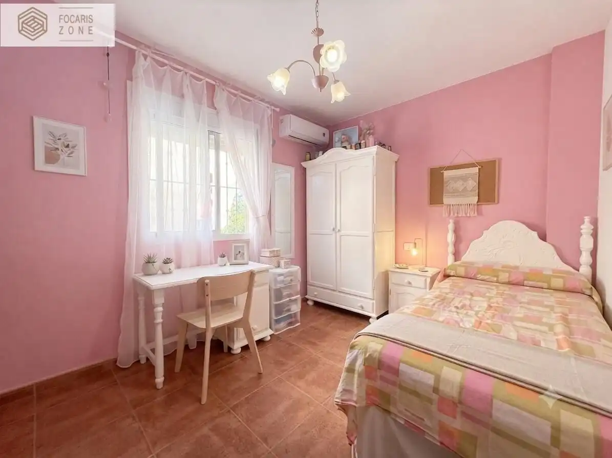 Dormitori de Casa adosada en venda en Málaga amb Aire condicionat, Calefacció i Terrassa