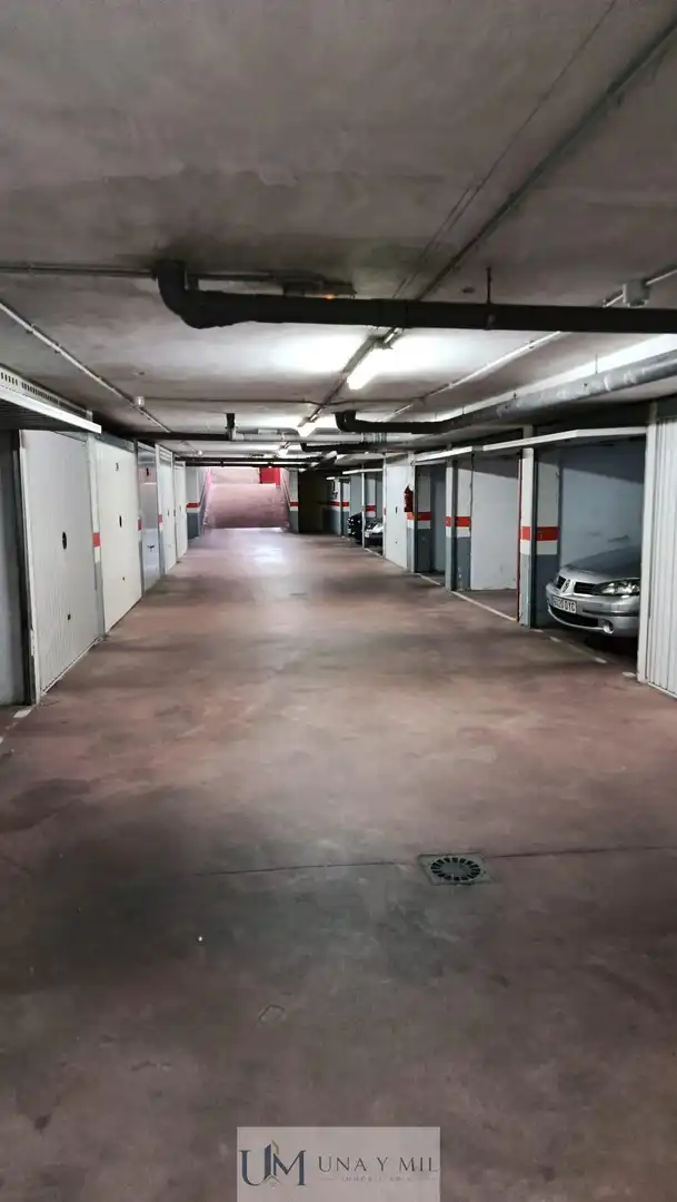 Aparcament de Apartament en venda en Calvarrasa de Abajo amb Calefacció, Terrassa i Piscina comunitària