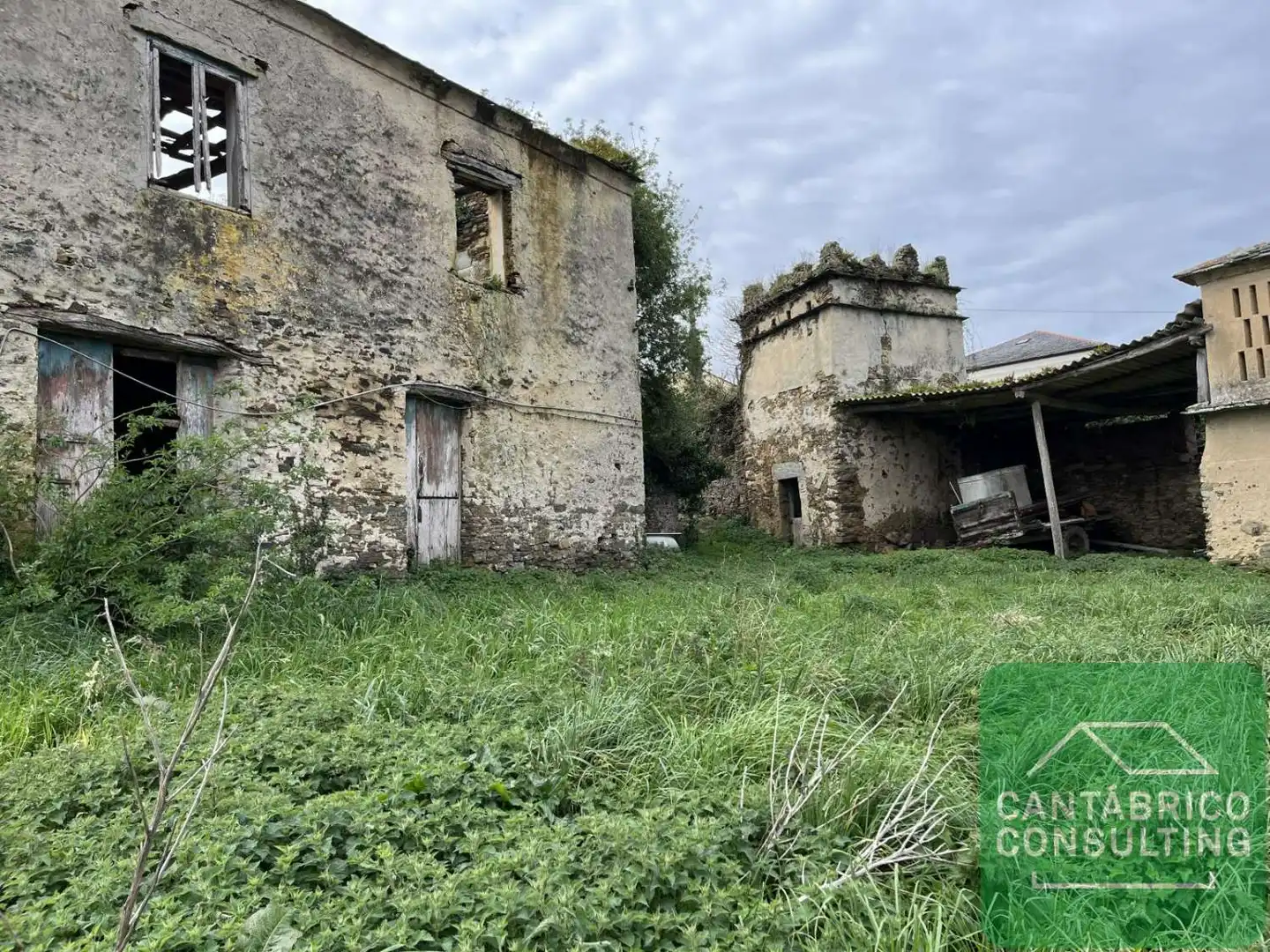 Houses for sale in Castropol