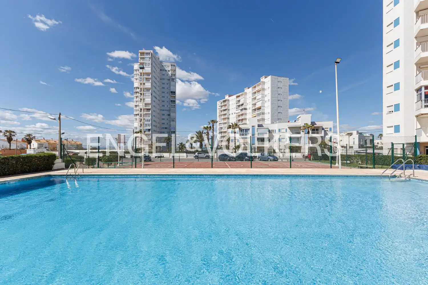 Piscina de Pis de lloguer en Valencia amb Calefacció, Terrassa i Piscina