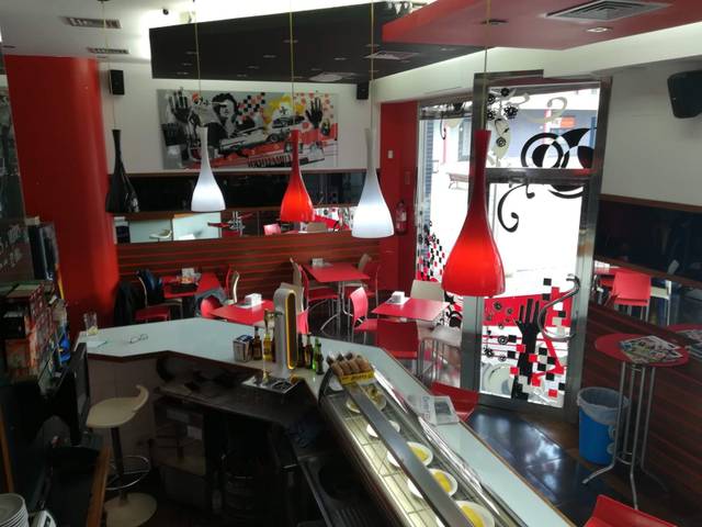 Local comercial en Alquiler en Calle Hornillos en Universidad - Las Huelgas