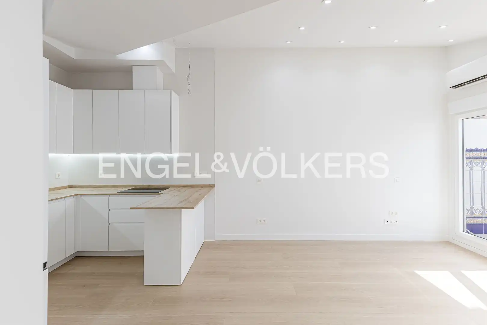 Kitchen of Attic for rent in Madrid  with Heating and Terrace