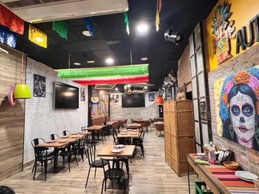 Local comercial en traspaso en reina sofia 31