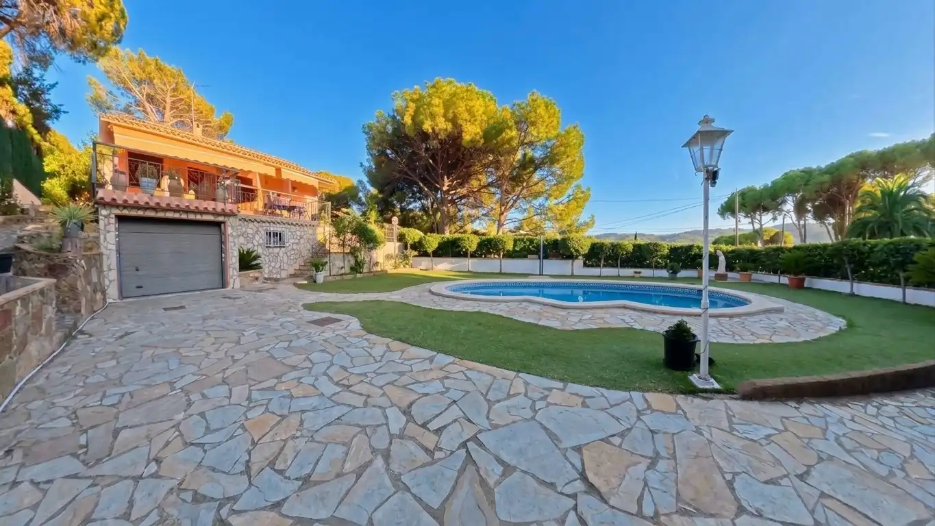 Casa con piscina en venta en Carrer del Puig Tomàs 5