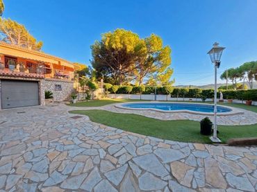 Haus mit Pool zum Verkauf in Carrer del Puig Tomàs 5