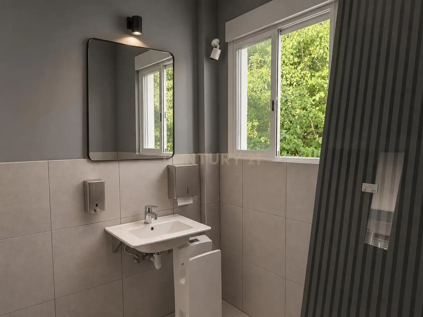 Bathroom of Commercial properties for sale in Benalmádena