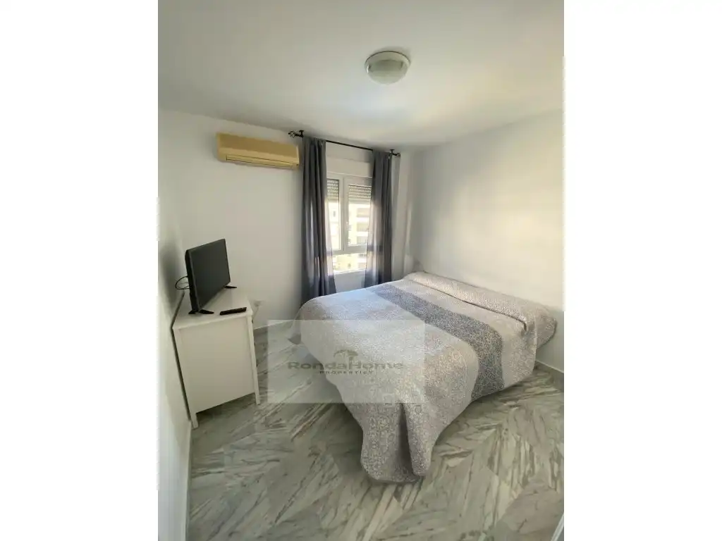 Habitación de Piso de alquiler en Marbella con Terraza y Piscina