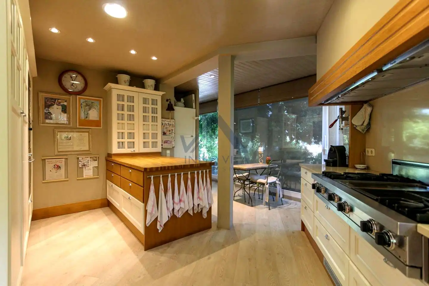 Casa con piscina en venta en De Les Monges, imagen 12
