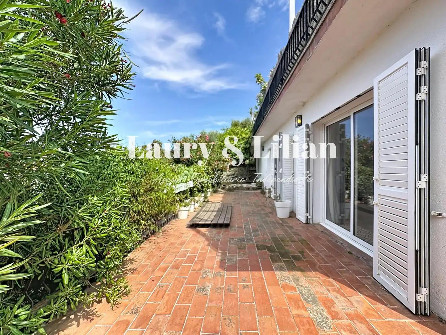 Vista exterior de Apartament en venda en Llançà amb Aire condicionat, Calefacció i Terrassa