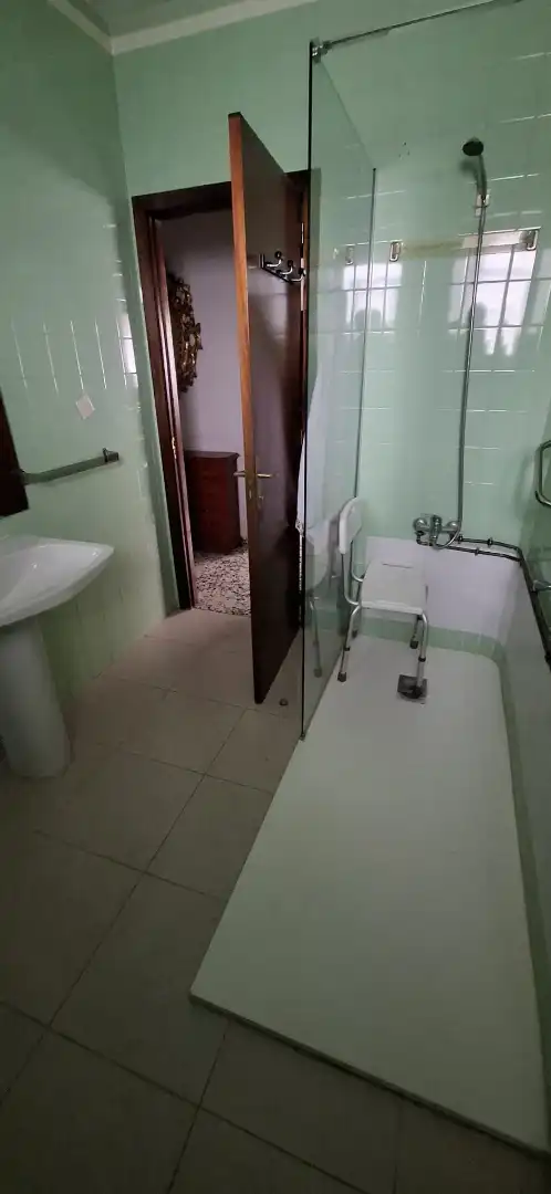 Badezimmer von Wohnung zum Verkauf in Sevilla mit Klimaanlage, Heizung und Möbliert