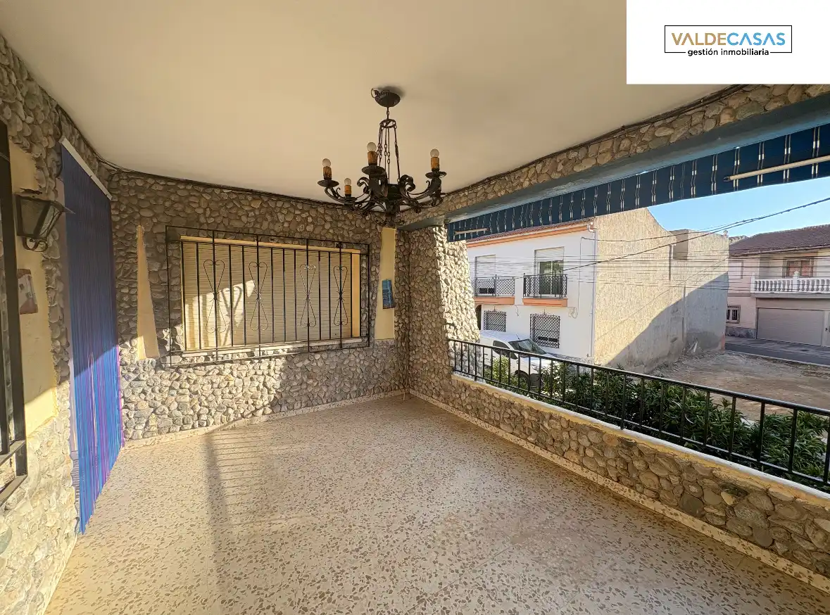 Vista exterior de Casa o xalet en venda en Alhendín amb Jardí privat, Terrassa i Piscina