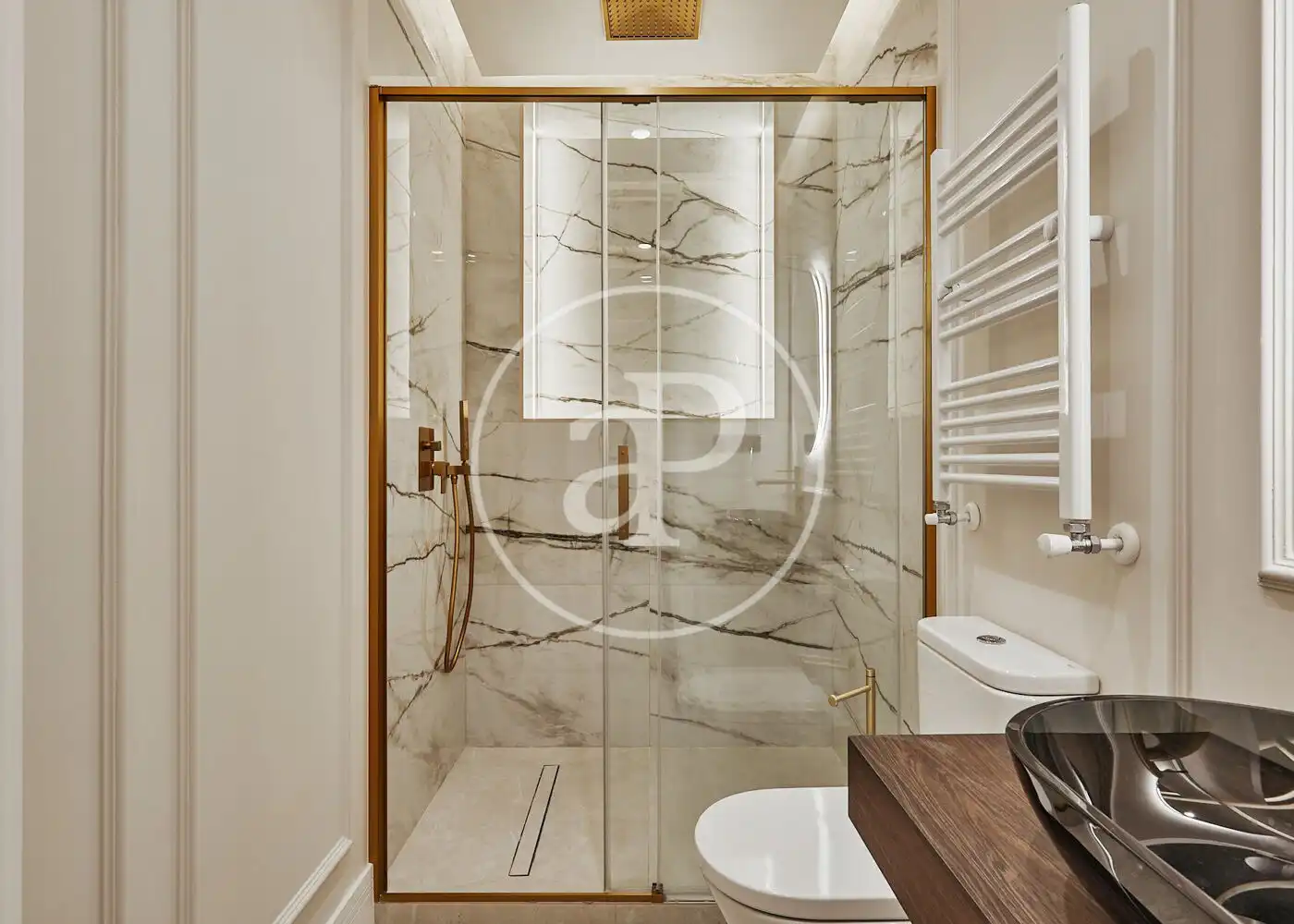 Bathroom of Flat for sale in Madrid  with Air Conditioner, Heating and Furnished