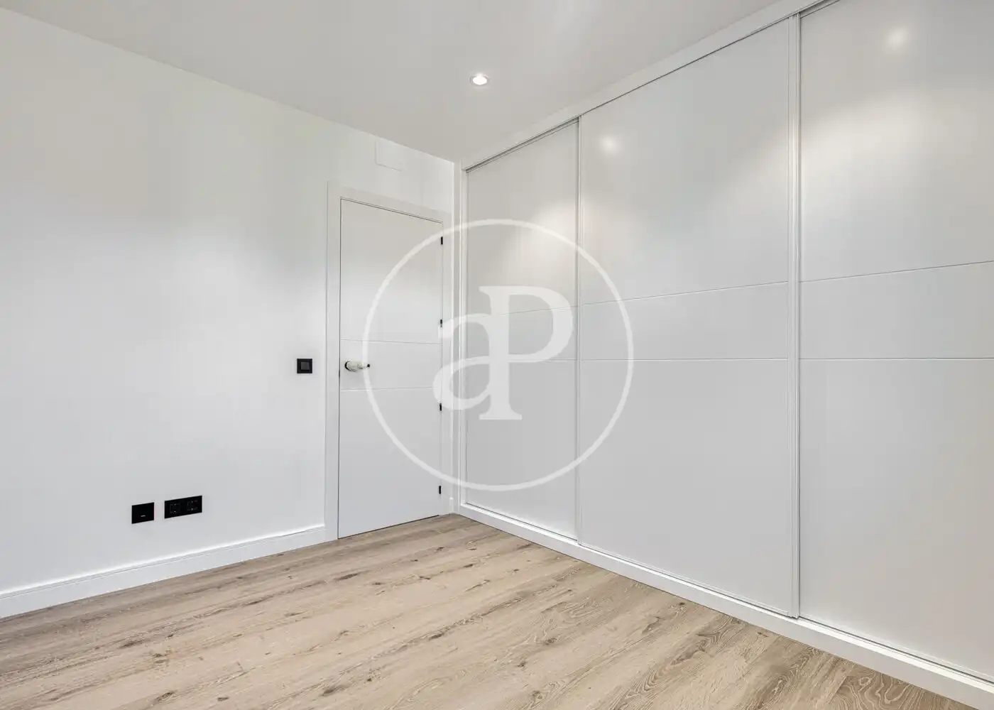 Flat for sale in Madrid  with Air Conditioner, Heating and Terrace