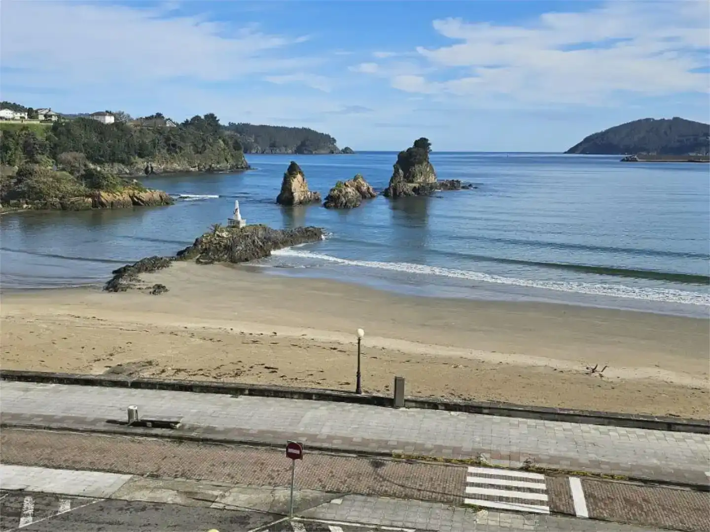 Außenansicht von Wohnungen zur Miete in Viveiro mit Parkett und Möbliert