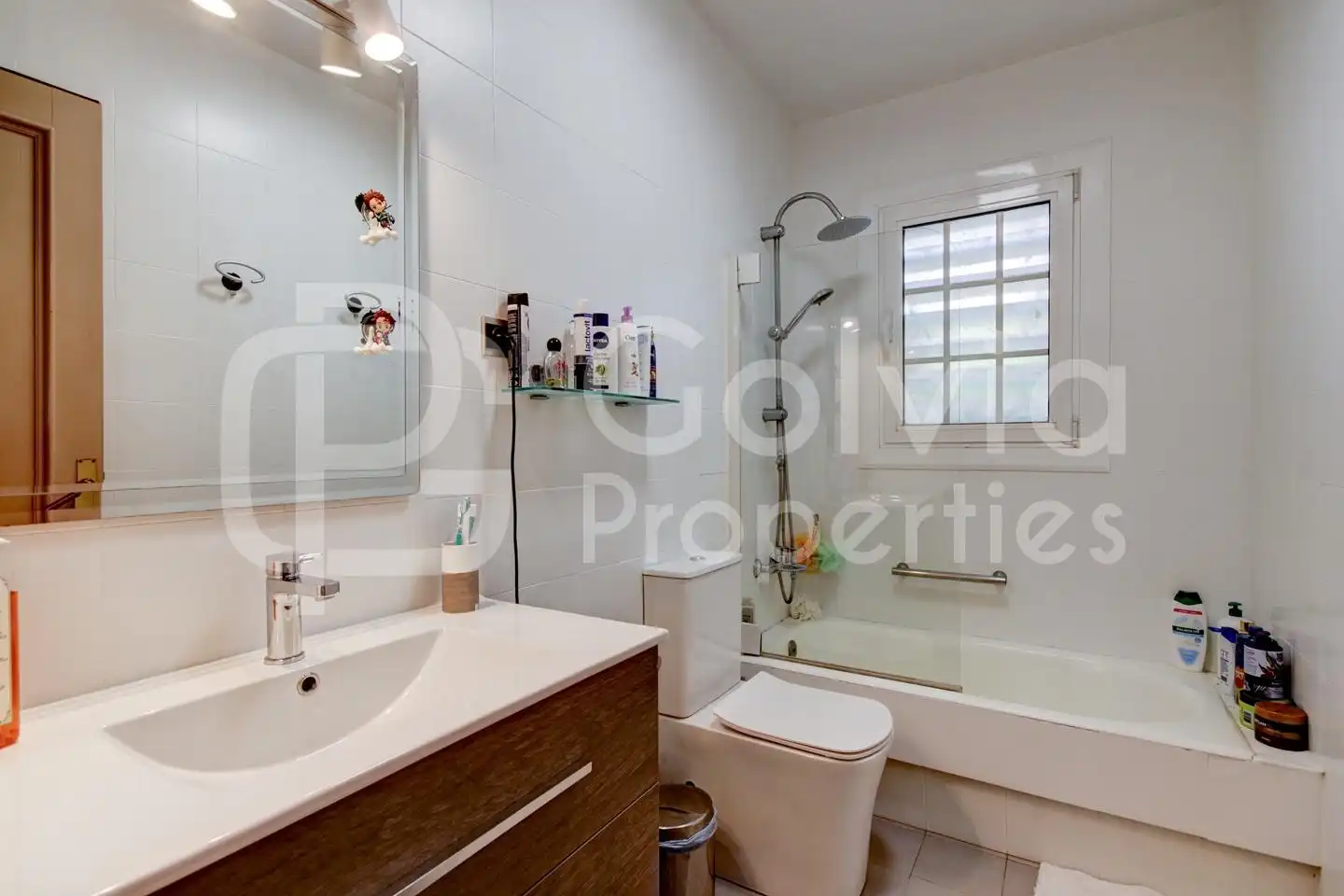 Baño de Casa o chalet en venta en Viladecans con Aire acondicionado, Calefacción y Jardín privado