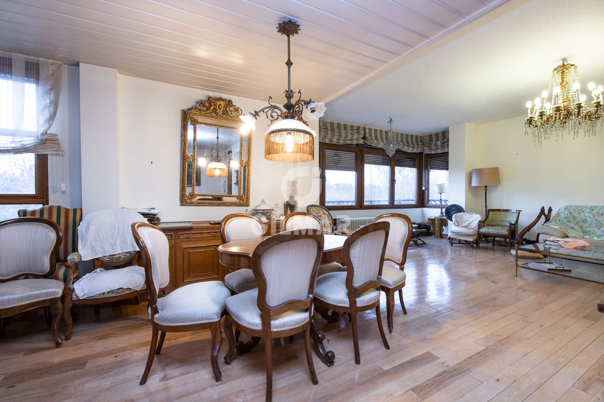 Dining room of Flat for sale in  Madrid Capital  with Heating, Private garden and Storage room