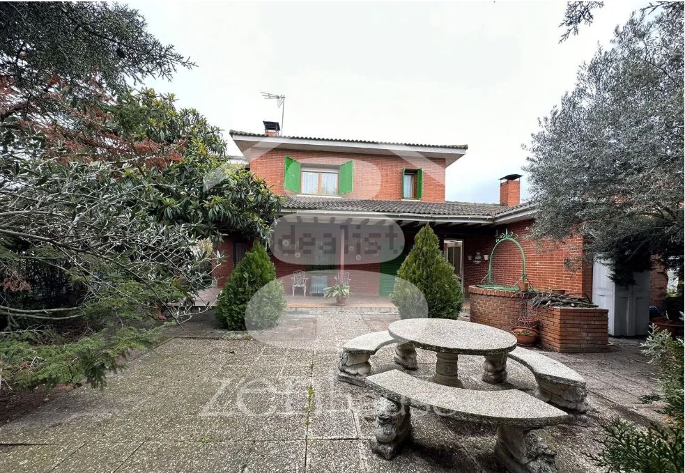 Jardí de Casa o xalet en venda en Valdetorres de Jarama amb Calefacció, Terrassa i Traster