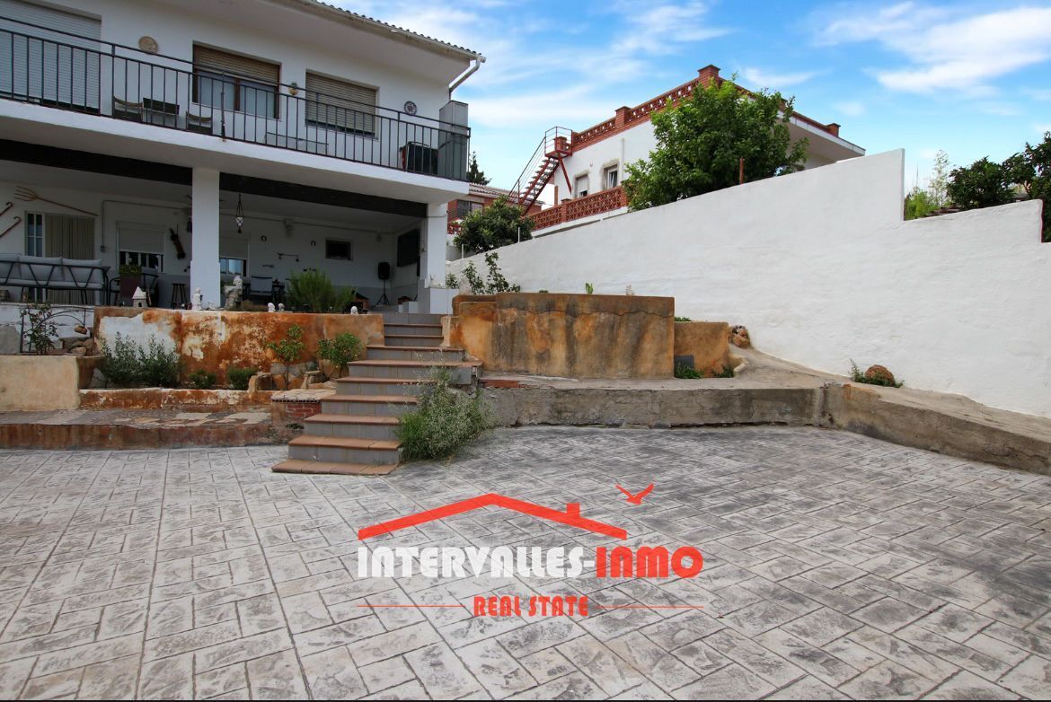Vista exterior de Casa o xalet en venda en Caldes de Montbui amb Calefacció, Jardí privat i Terrassa