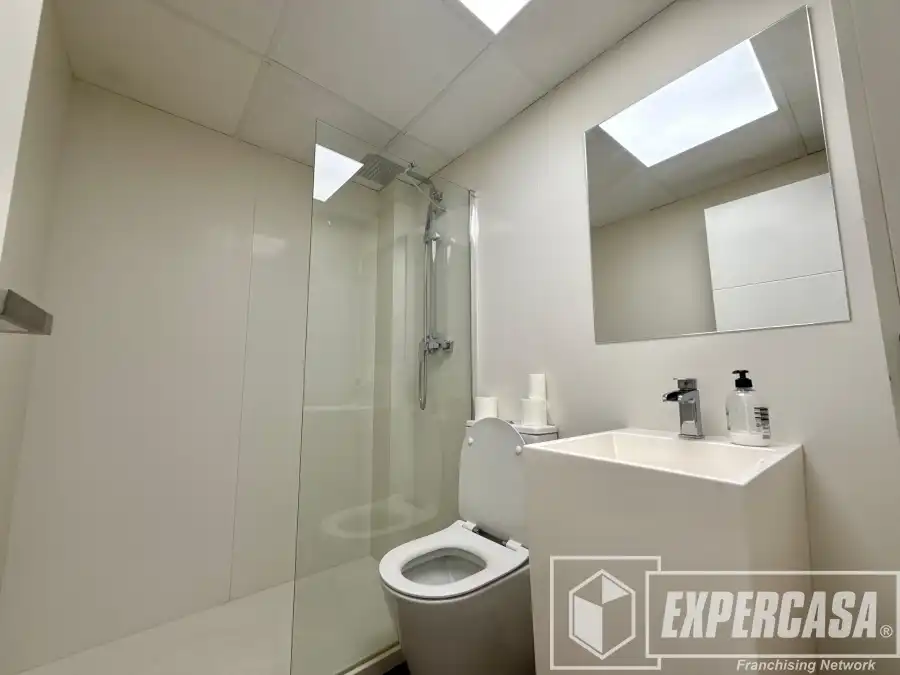 Bathroom of Houses for sale in Domeño  with Air Conditioner and Terrace
