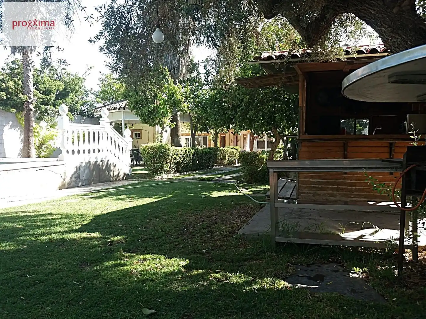Jardí de Casa o xalet en venda en Dos Hermanas amb Aire condicionat, Jardí privat i Terrassa