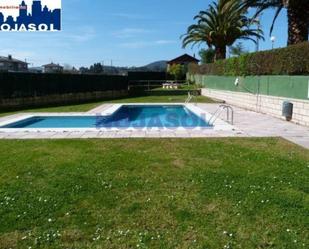 Piscina de Apartament de lloguer en Noja amb Piscina i Balcó