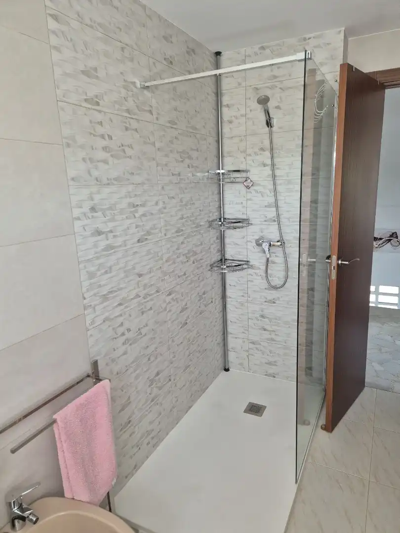 Bathroom of Houses for rent in Carballo  with Private garden, Parquet flooring and Storage room