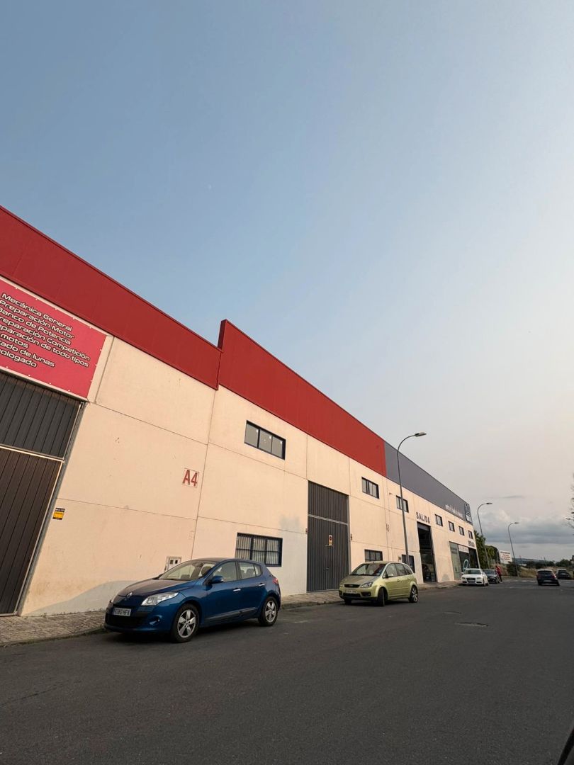 Vista exterior de Nau industrial en venda en Plasencia
