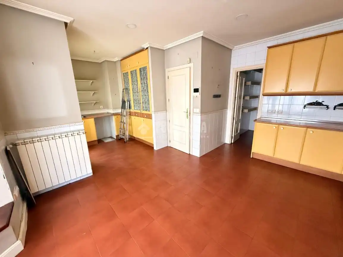 Cuina de Casa o xalet en venda en Talavera de la Reina amb Aire condicionat, Calefacció i Parquet