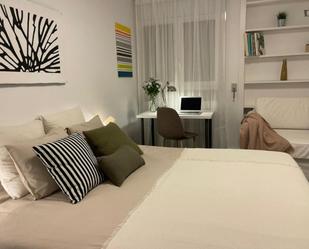 Dormitori de Apartament per a compartir en  Barcelona Capital amb Aire condicionat, Calefacció i Moblat