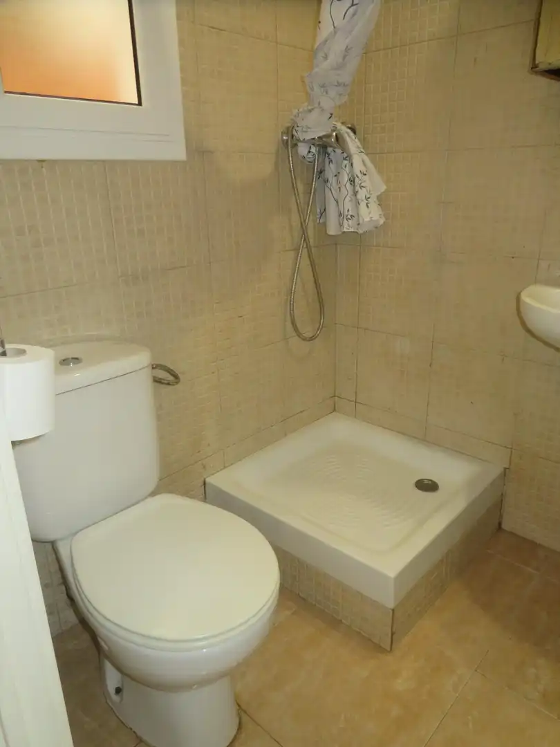 Study for rent in Carrer Carrer Jaume Fabra, El Poble Sec - Parc de Montjuïc