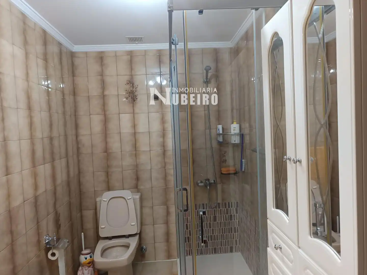 Bany de Casa o xalet en venda en Lugo amb Calefacció, Terrassa i Moblat