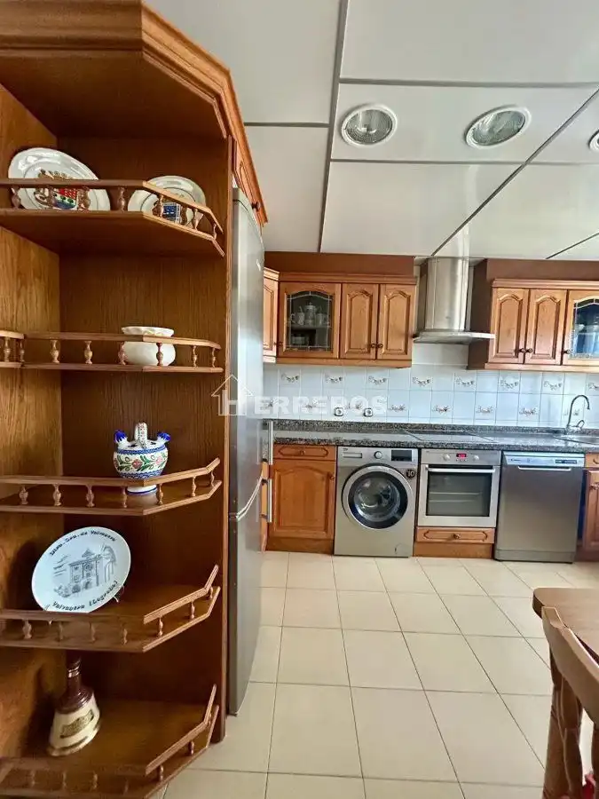 Cocina de Casa adosada en venta en Baños de Río Tobía con Aire acondicionado, Calefacción y Parquet