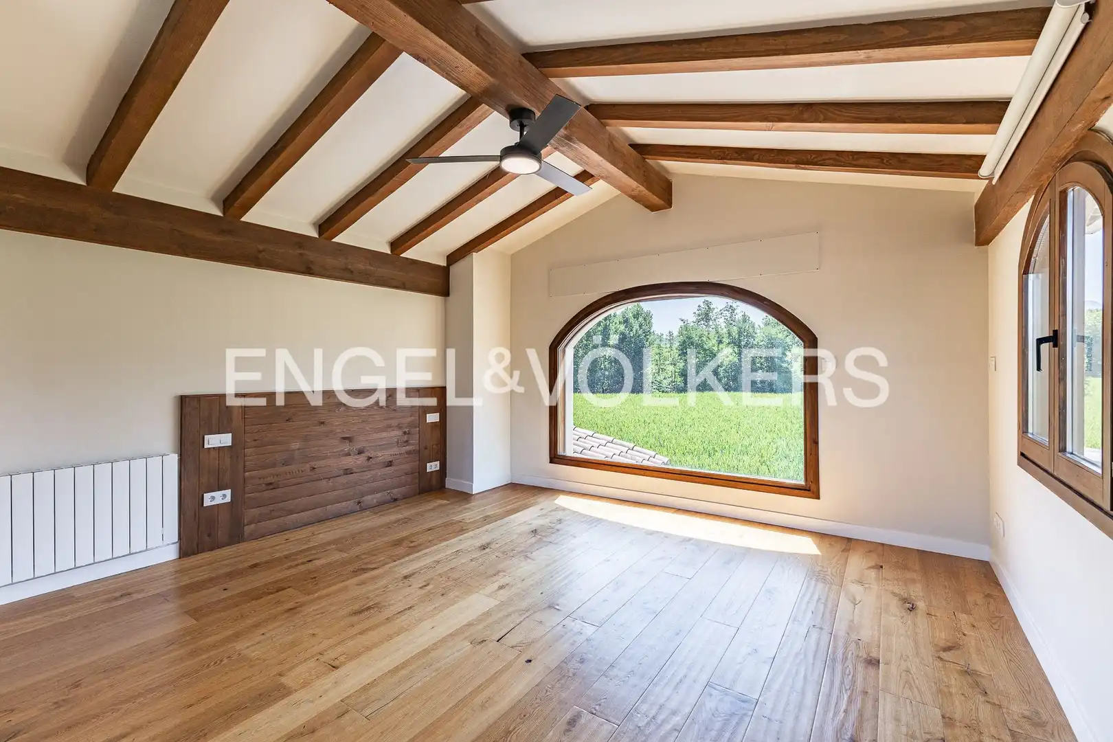 Wohnzimmer von Haus oder Chalet zum Verkauf in La Vall d'en Bas mit Heizung und Privatgarten
