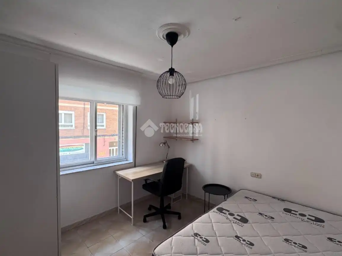Habitación de Piso en venta en León Capital  con Calefacción