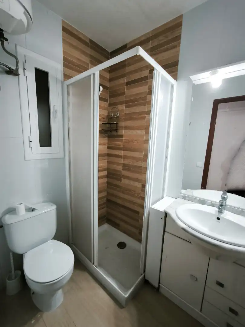 Badezimmer von Wohnung zum Verkauf in La Ràpita mit Möbliert