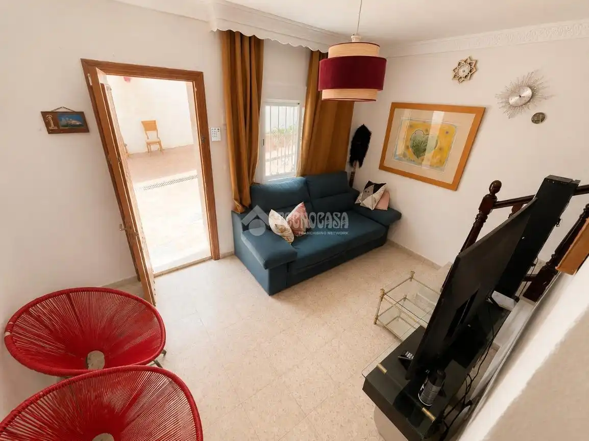 Sala de estar de Casa adosada en venta en Estepona
