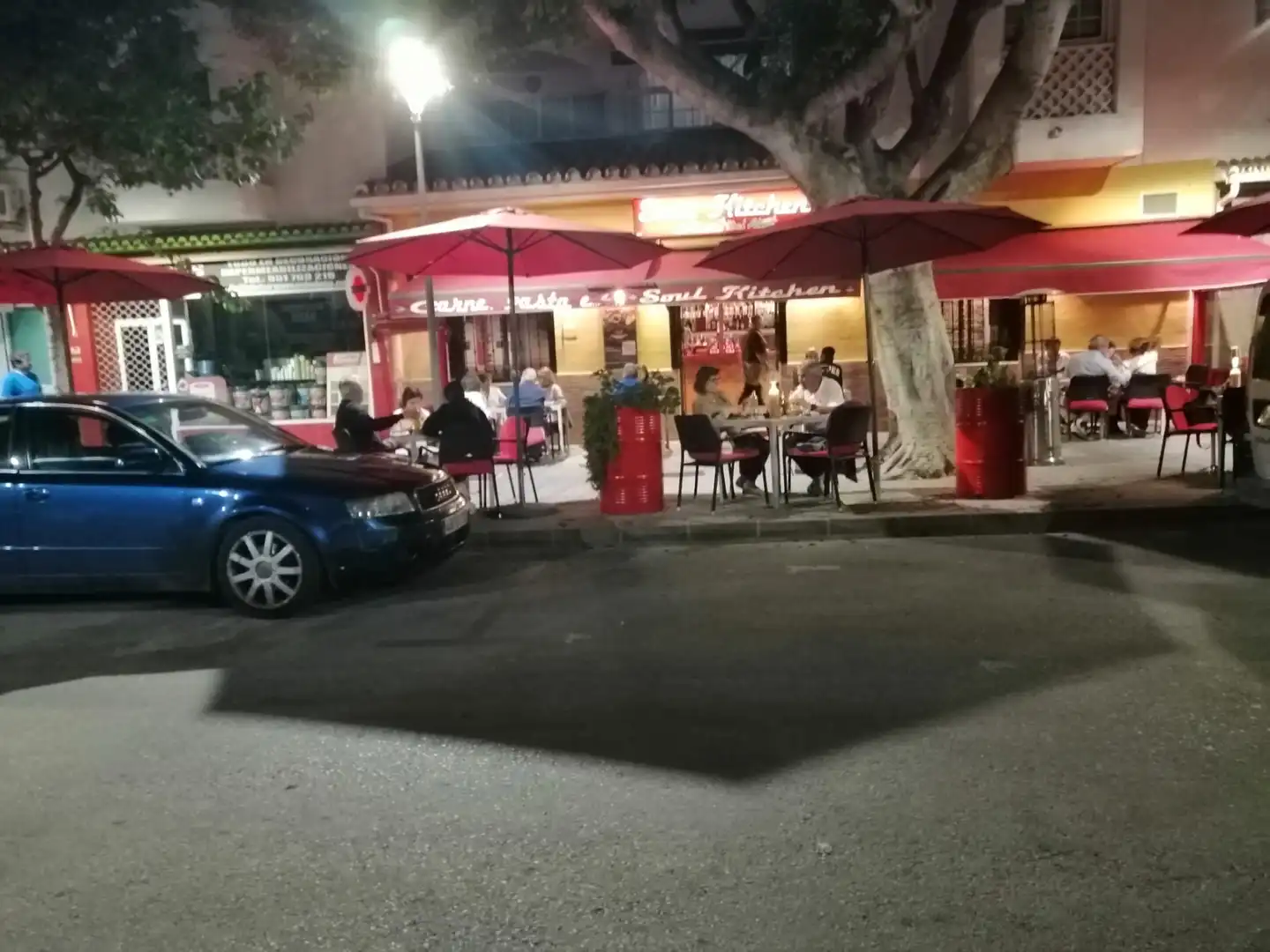 Local comercial en traspaso en Calle Medina Azahara, imagen 6