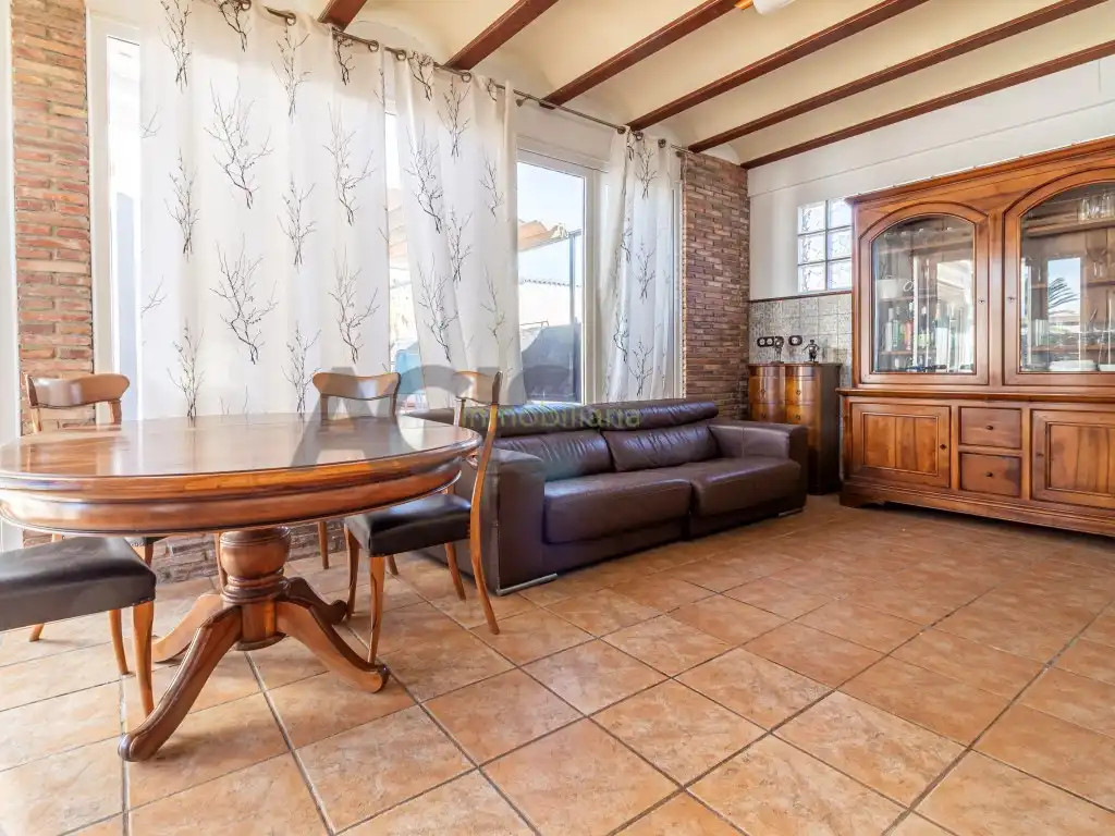Sala d'estar de Casa o xalet en venda en Carlet amb Aire condicionat, Calefacció i Jardí privat