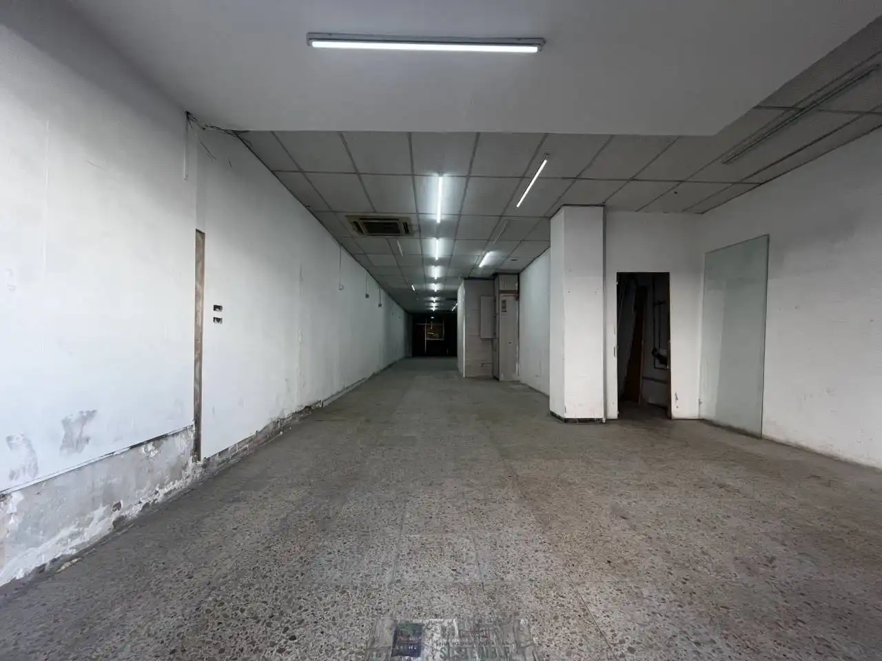 Local de lloguer a Calle Coronel Sanfeliu, 54, Estruch - Eixample