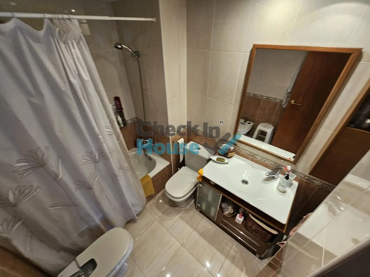 Badezimmer von Dachboden zum Verkauf in Calonge i Sant Antoni mit Klimaanlage, Heizung und Terrasse