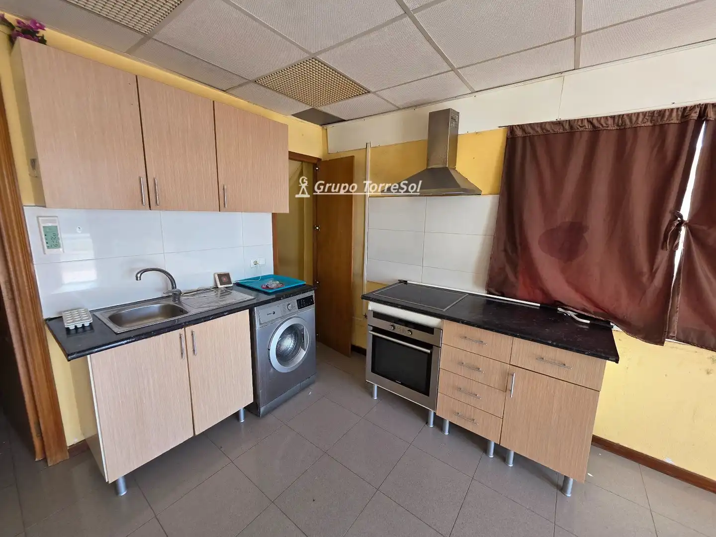 Commercial properties for sale in de Renau, Creixell