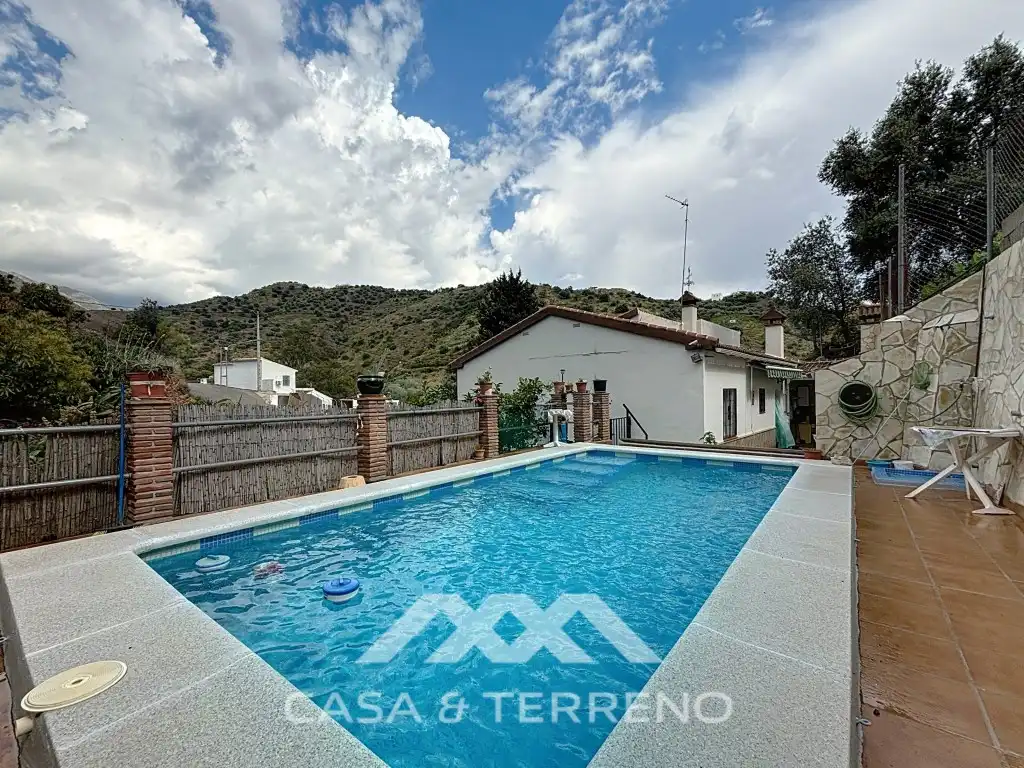 Haus mit Pool zum Verkauf in Viñuela