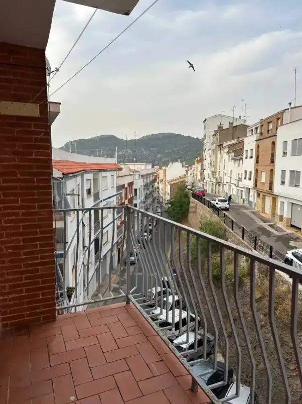Vista exterior de Pis en venda en Llucena / Lucena del Cid amb Terrassa, Balcó i Internet